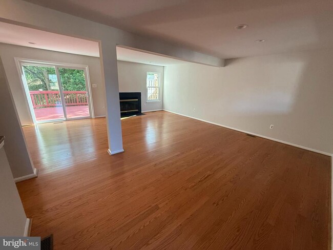 Building Photo - 8724 Ruppert Ct
