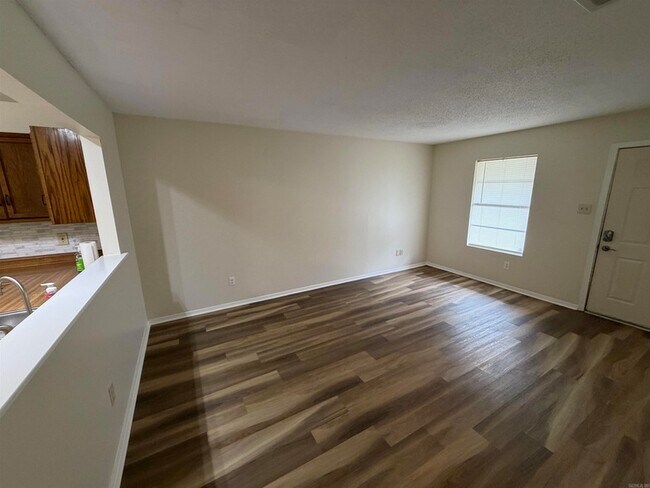 Building Photo - 12 Southland Ct