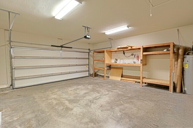 Building Photo - 9186 Sunset Dr