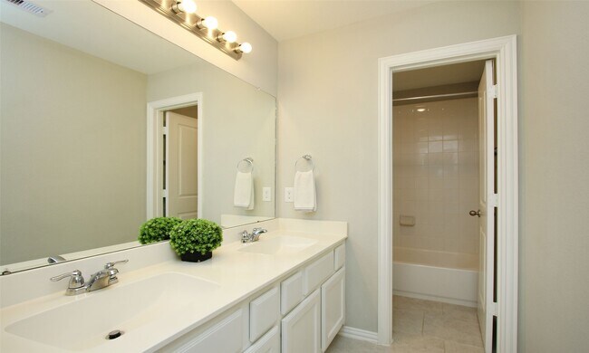 Building Photo - 177 Emory Birch