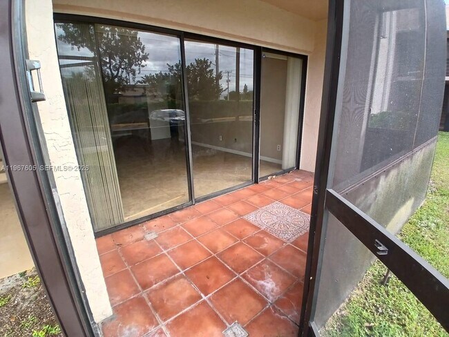 Building Photo - 5901 Washington St