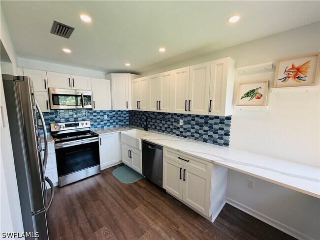 Building Photo - 1522 Mainsail Dr