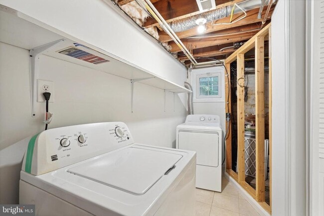 Building Photo - 3910 Yuma St NW