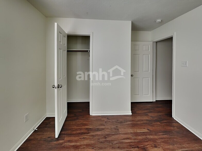 Building Photo - 3903 Hawthorne Glen Ct