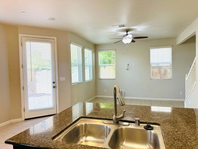 Building Photo - $2,150 Harlan Ranch, 3 bd/ 2.5 bath - N. S...