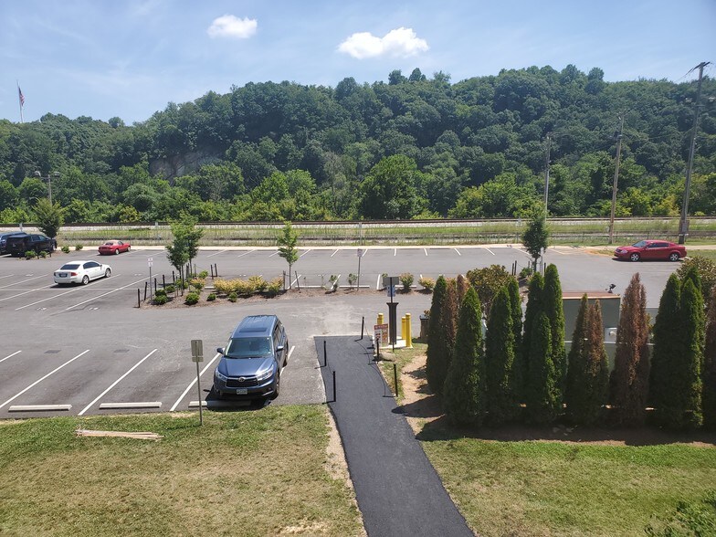 Close Parking - 1016 Jefferson St