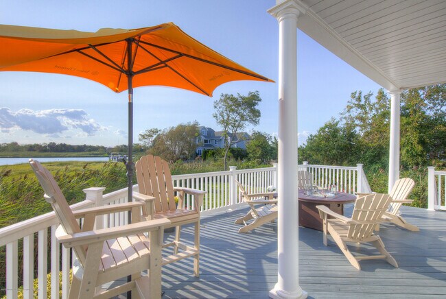 Building Photo - 30 Columbus Dr