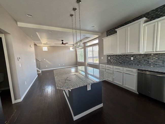 Building Photo - Beautiful Home in the Heart Of Castle Rock