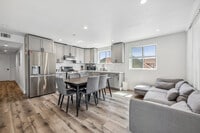 Interior Photo - 1419 W 35th St