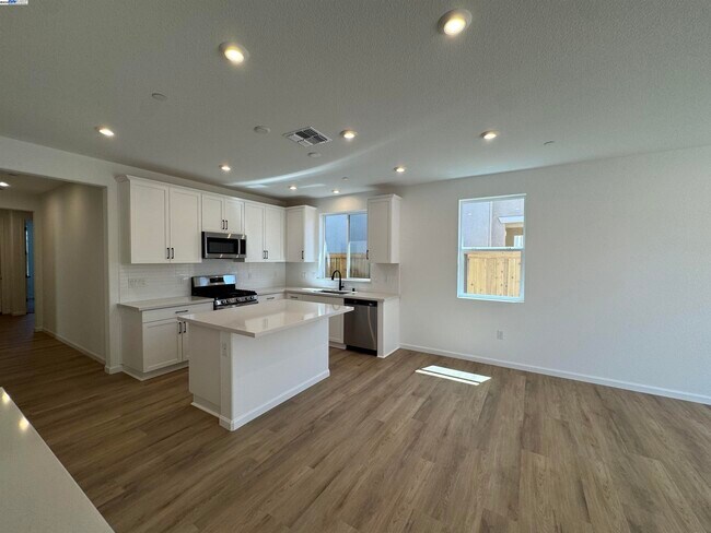 Building Photo - 3040 Red Canard Wy