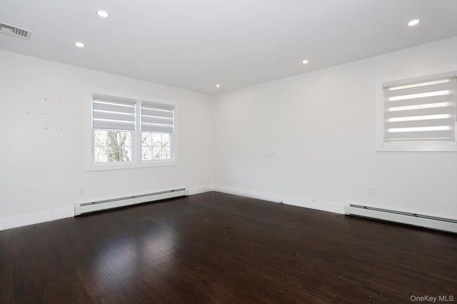 Building Photo - 10 Millbury St