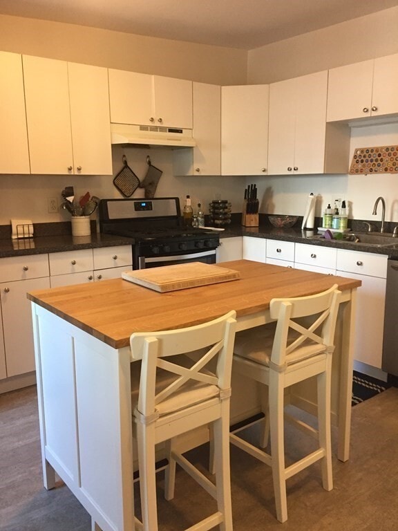 Building Photo - 652 Dorchester Ave