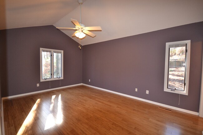 Building Photo - 100 Hyde Ave