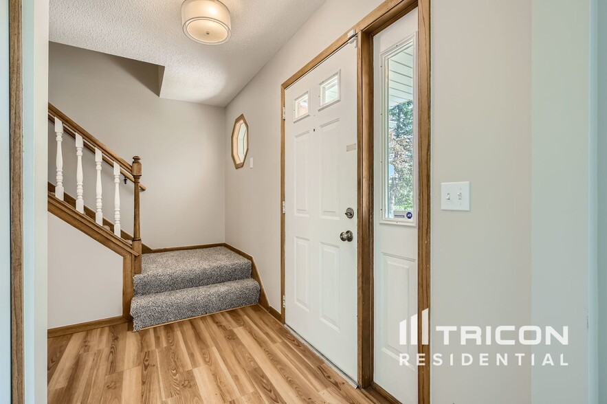 Building Photo - 9244 Andrea Dr
