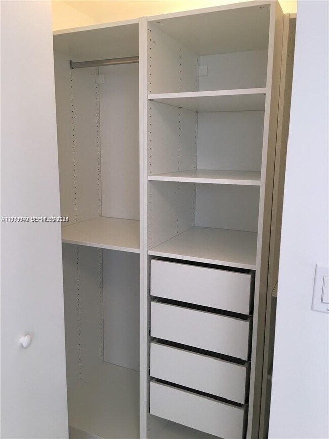 Building Photo - 5252 NW 85th Ave