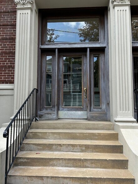 Building Photo - 96 Saint Paul St
