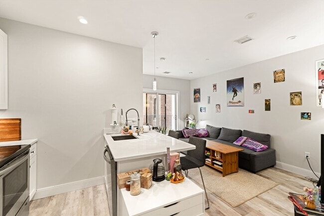 Building Photo - 1457 Tremont St