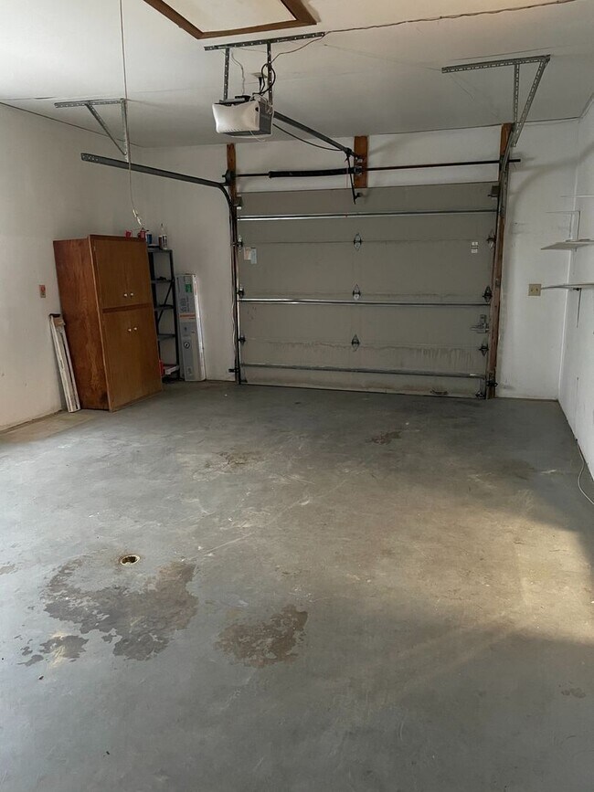 Building Photo - 3 Bedroom 1.5 Bath House in West Lafayette