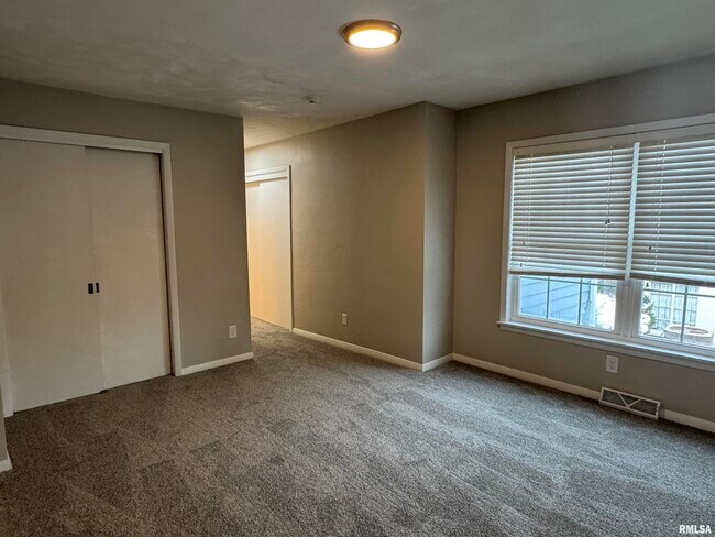 Building Photo - 3319 N Marquette St