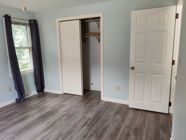 Building Photo - 2 Bedroom, 2 Bedroom Condo Year Round-Yarmouth Port