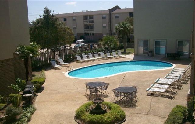 Primary Photo - Metairie Lake Apartments