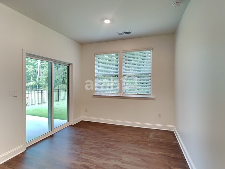 Building Photo - 7405 Garrett Ct