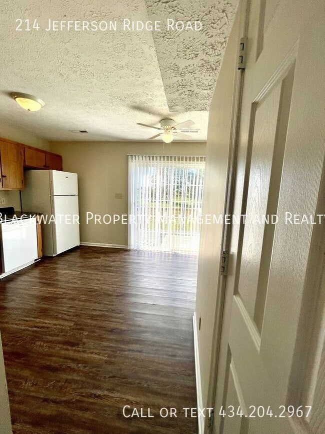 Building Photo - 214 Jefferson Ridge Rd