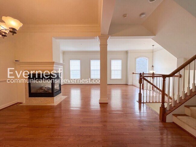 Building Photo - Spacious Living with Fireplace, Deck & Garage / 3 Bed & 4 Bath / Available Now!