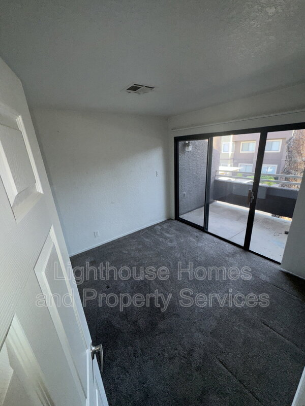 Building Photo - 5050 S Rainbow Blvd