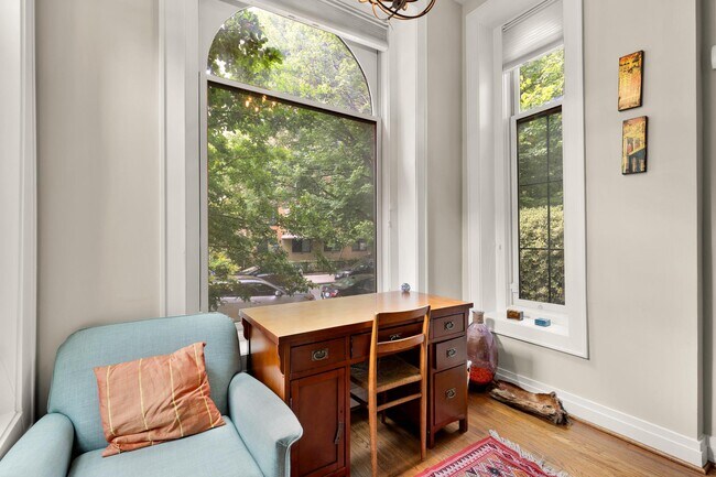 Building Photo - 1109 M St NW