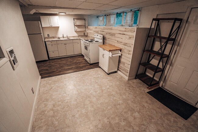 Primary Photo - 421 Breckenridge St