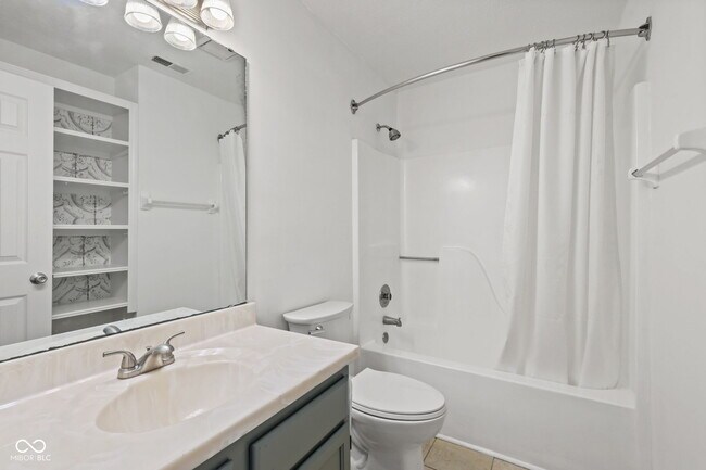 Building Photo - 6815 Cherry Laurel Ln