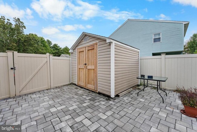 Building Photo - 17 Winchester Dr