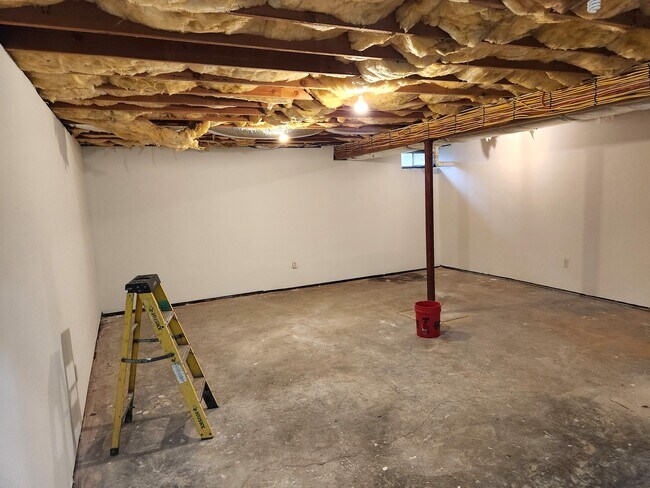 Building Photo - 157 Ball Pond Rd