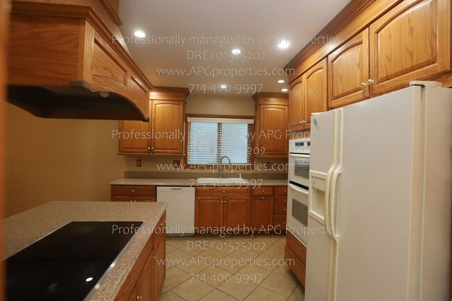 Building Photo - 11441 Park Ln