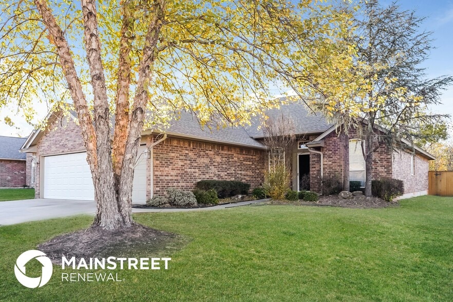 Building Photo - 2100 NE 4th St