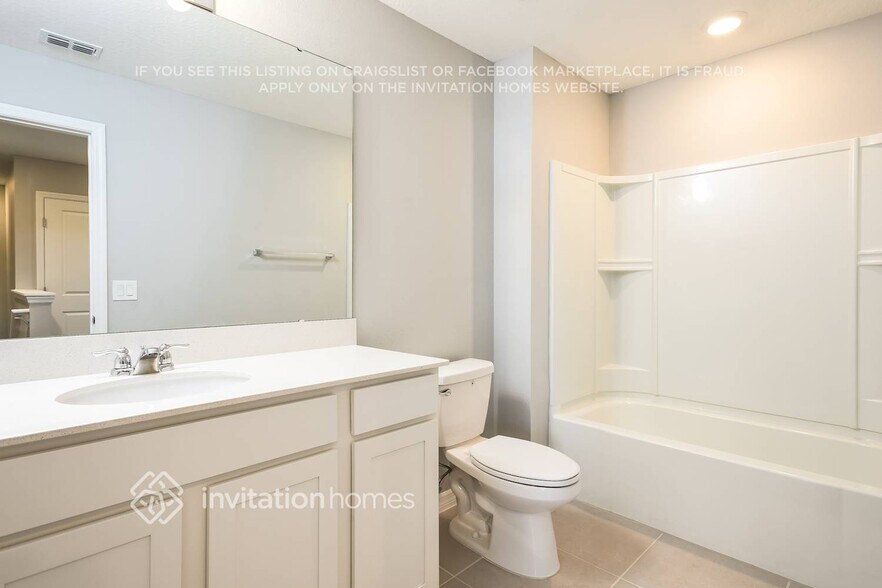Building Photo - 209 Woodsage Pl