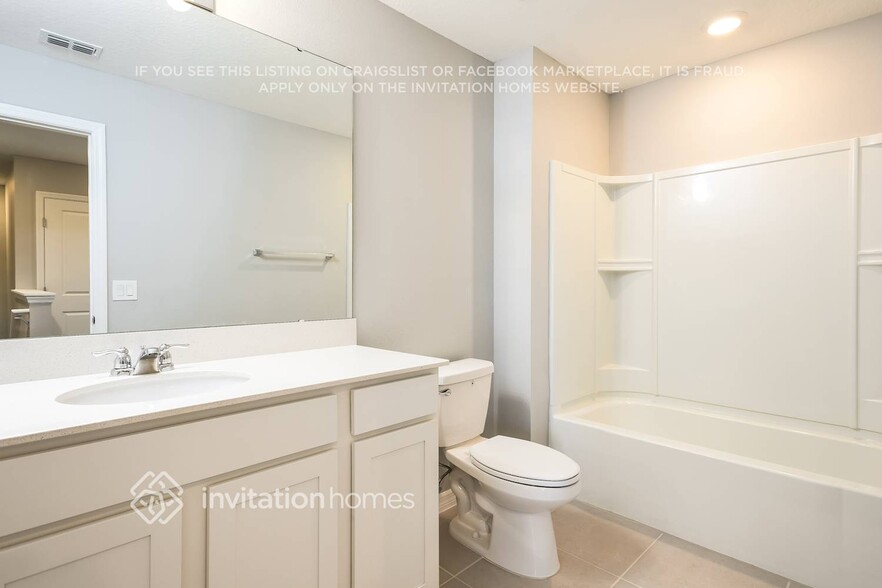 Building Photo - 225 Woodsage Pl