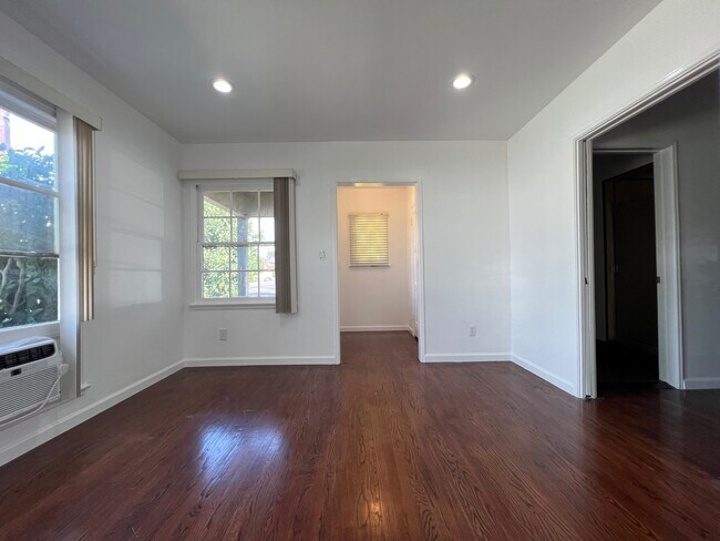 Building Photo - 13900 Burbank Blvd