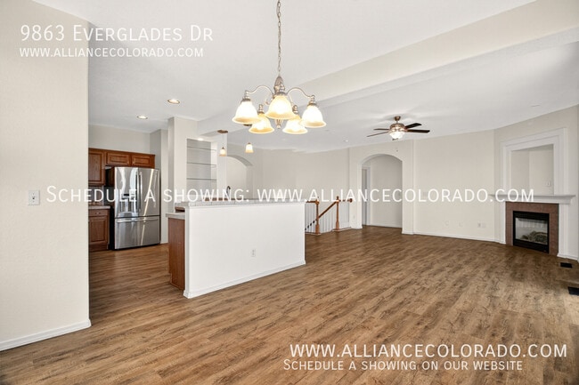 Building Photo - 9863 Everglades Dr