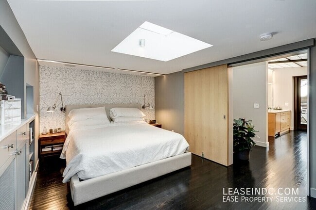 Building Photo - 1964 2nd St NW