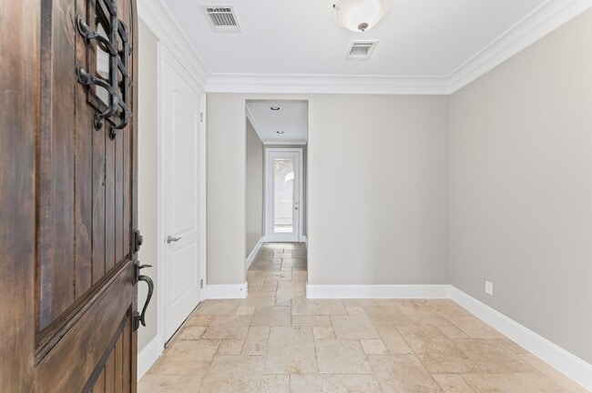 Building Photo - 1306 Hawthorne St