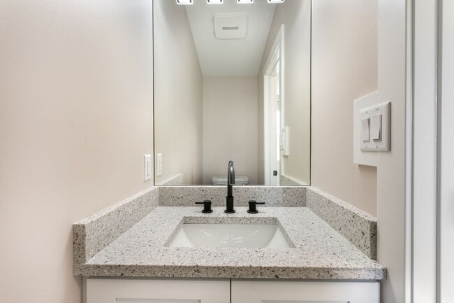 Building Photo - 4567 S Wozniak Rd