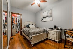 Building Photo - 1019 W Oakdale Ave