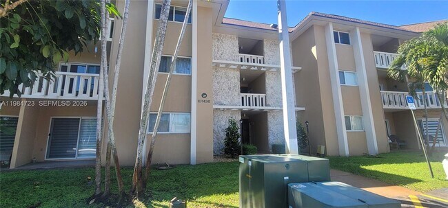 Building Photo - 7430 Miami Lakes Dr