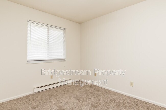 Building Photo - 4327 Powell Rd