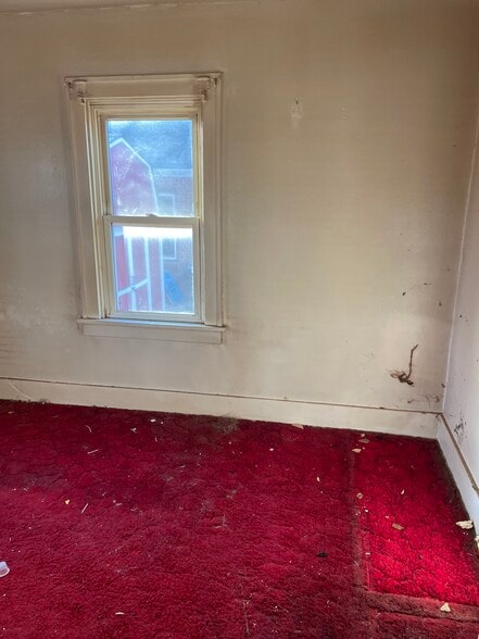 Building Photo - 228 Whitelaw Ave