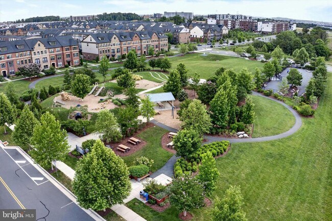 Building Photo - 22426 Philanthropic Dr