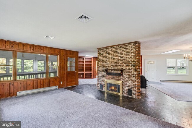 Building Photo - 12555 Trinity Dr