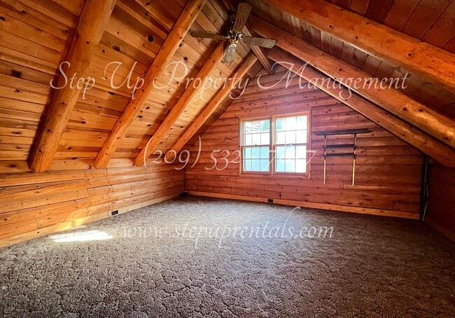 Building Photo - Rustic Retreat: Charming 1-Bedroom Log Cab...